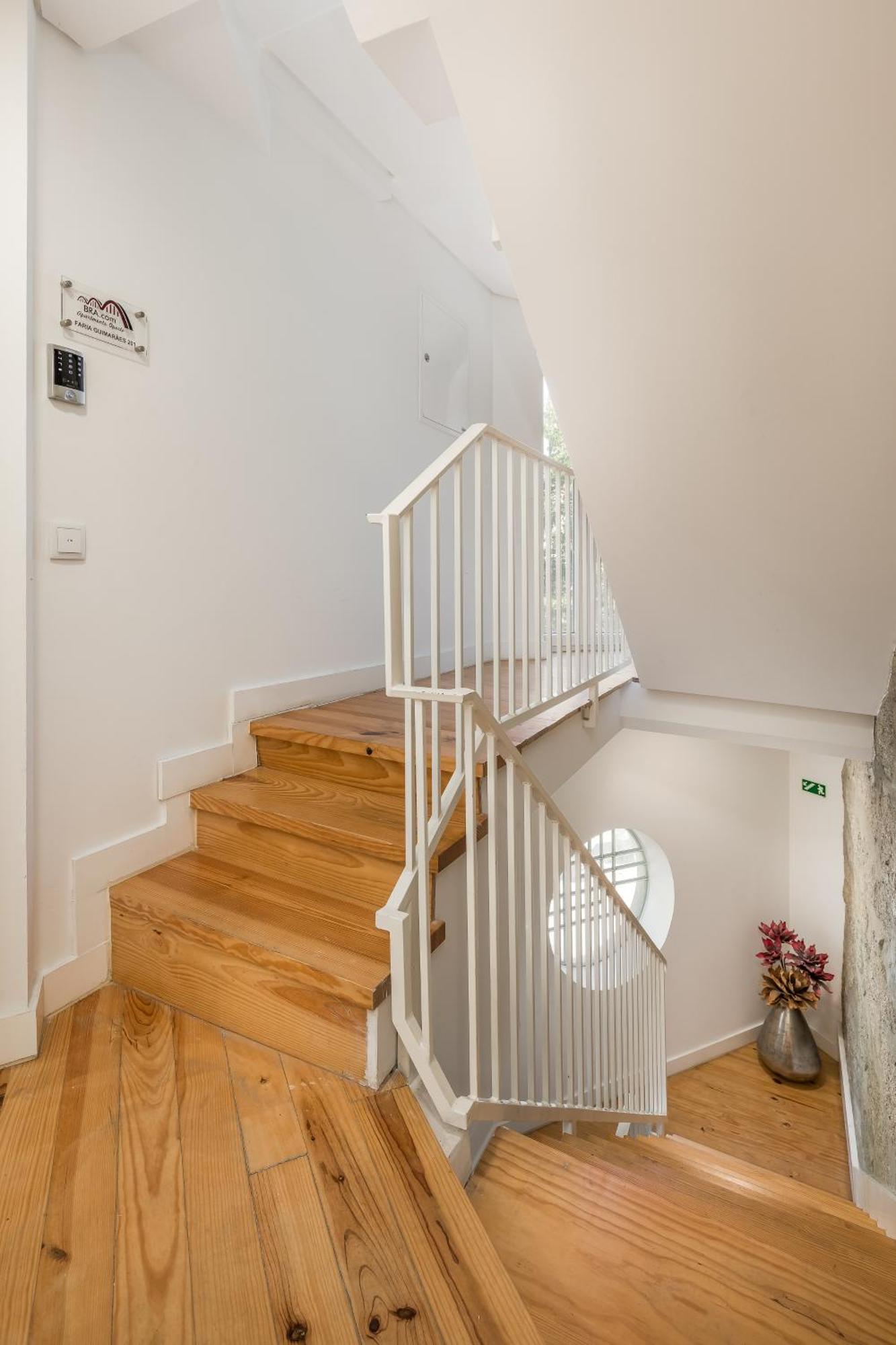Bra.Com Apartments Oporto Faria Guimaraes ภายนอก รูปภาพ