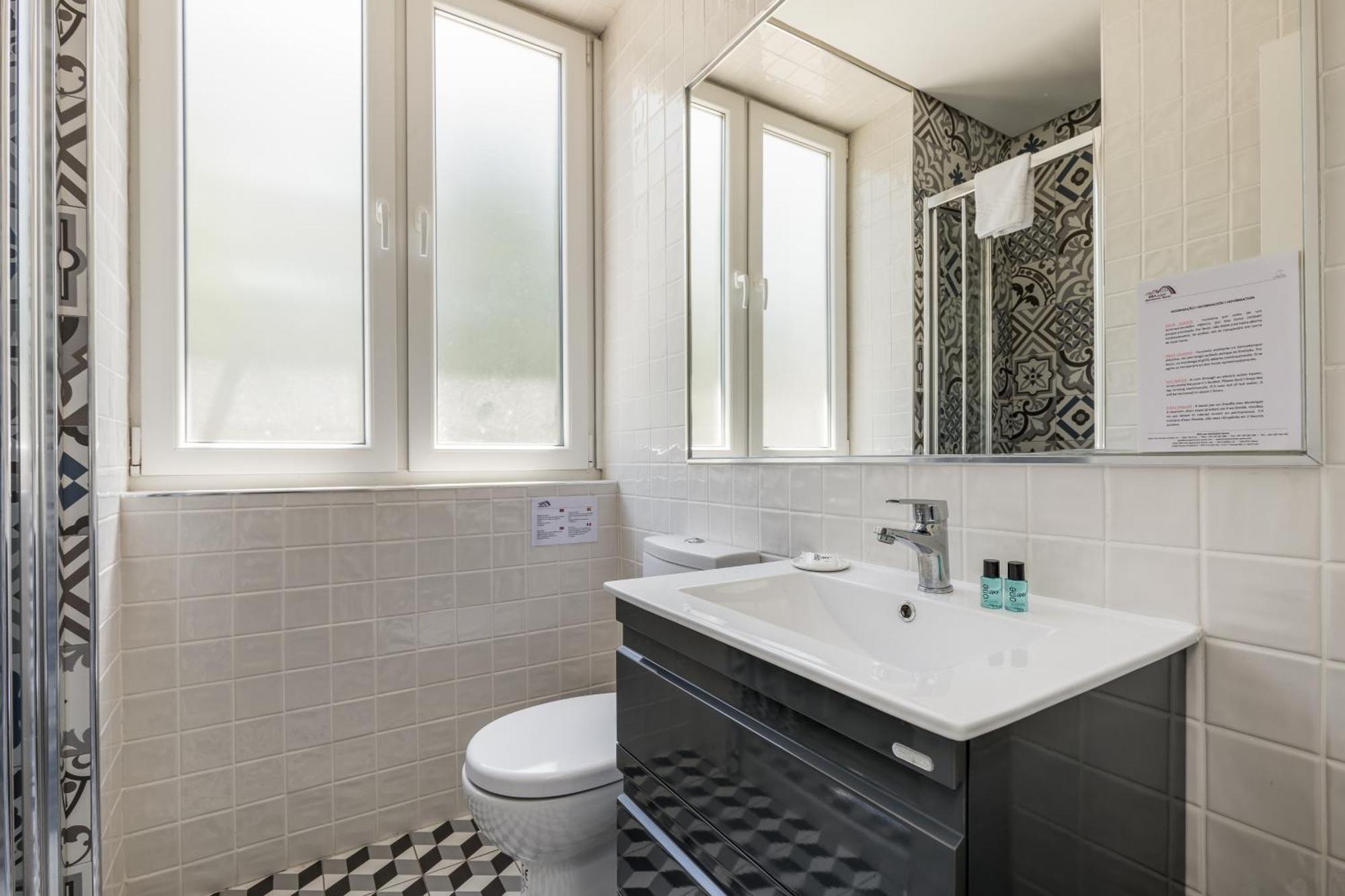 Bra.Com Apartments Oporto Faria Guimaraes ภายนอก รูปภาพ